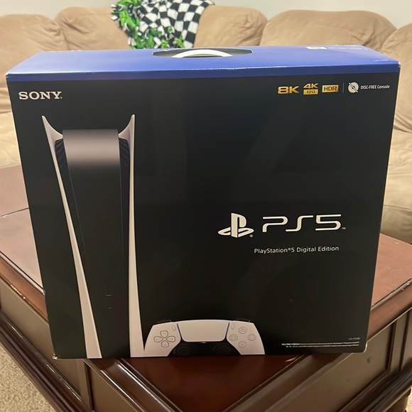 PlayStation 5 (digital) - Picture 1 of 2